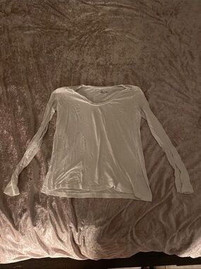 Susina Cream V-Neck Long Sleeve Tee